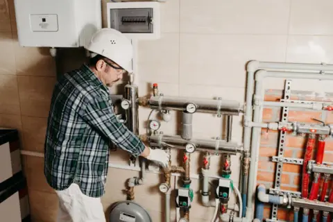 Zawór zwrotny – jak uniknąć kosztownych awarii w instalacjach?