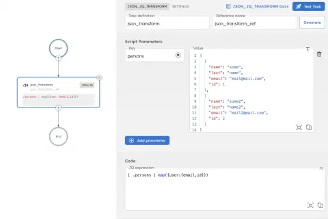 Un flux de travail avec une étape de transformation JSON JQ. L'expression JQ transforme les données pour mapper les champs email et id.