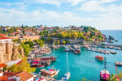 Antalya czy jest bezpiecznie? Odkryj prawdę o bezpieczeństwie w mieście