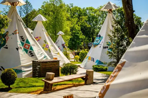 Ile kosztuje nocleg w Energylandii? Ceny i opcje zakwaterowania