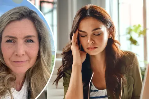 Fina Josefin, en kvinna med blont hår och blå ögon, ler mot kameran. Bredvid henne sitter en kvinna med mörkt hår och sluten blick, med handen mot tinningen.
