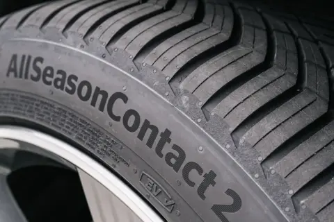 Opona AllSeasonContact 2, idealna na każdą pogodę. To najlepsze opony wielosezonowe dla Twojego auta.