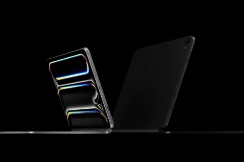 Dwa iPady Pro, jeden srebrny z kolorowym ekranem, drugi czarny z klawiaturą. Czy to najnowszy iPad?