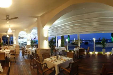 Gdzie zjeść w Sveti Vlas? Najlepsze restauracje i smaki!