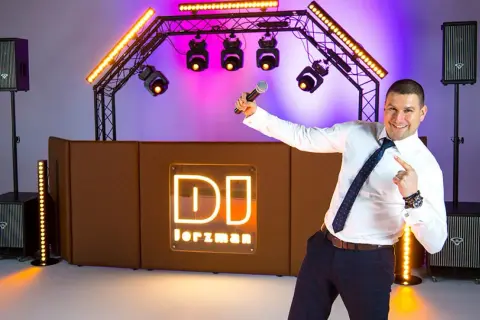 O co pytać DJ-a na wesele? Lista pytań, by wybrać idealnego!