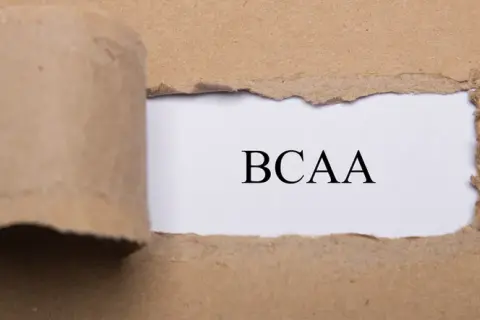 BCAA przed czy po treningu – kiedy osiągniesz najlepsze efekty?