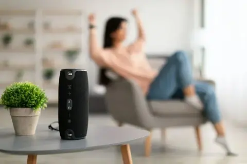 JBL Flip czy Charge - który głośnik lepiej spełni Twoje oczekiwania?