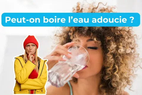 Une femme s'interroge sur la question : "Peut-on boire de l'eau adoucie ?" tandis qu'une autre boit un verre d'eau.