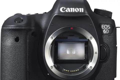 Le Canon EOS 6D Mark IV, prêt à capturer vos plus beaux moments.