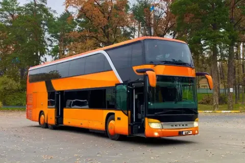 Jak dojechać z Kołobrzegu do Niechorza – tanio i szybko autobusem