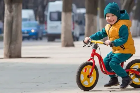 Jak nauczyć się jeździć na rowerze bez frustracji i upadków