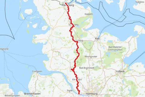 Karte zeigt eine rote Linie von Flensburg bis Hamburg, die eine Route für Fernradwege in Europa darstellt.