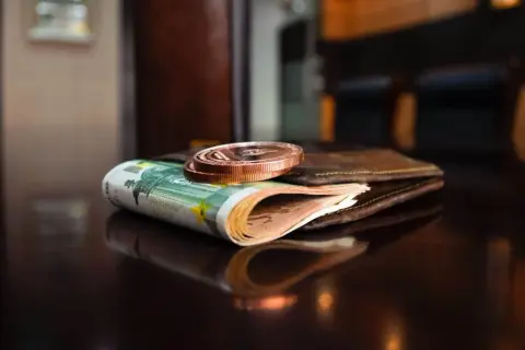 Ile kosztuje DJ na 40 urodziny? Sprawdź ceny i najważniejsze czynniki