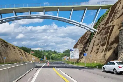 Jaka prędkość na autostradzie? Odkryj limity dla różnych pojazdów