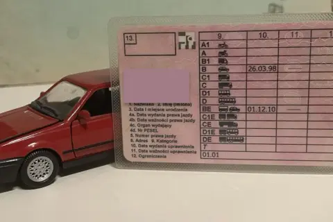 Prawo jazdy wiek: Jaki minimalny wiek wymagany jest na zdobycie prawa jazdy?