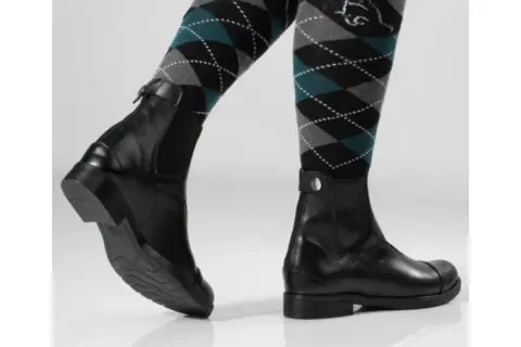 Buty jeździeckie damskie - wybierz idealne obuwie do jazdy konnej
