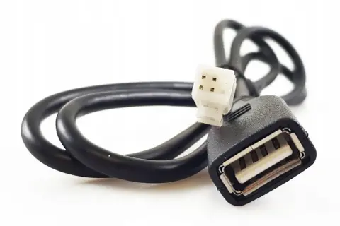 Jak podłączyć pendrive do radia samochodowego bez USB - proste metody