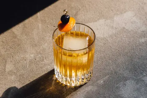 Ingredienti Cocktail: La Guida Essenziale per il Tuo Bar di Casa