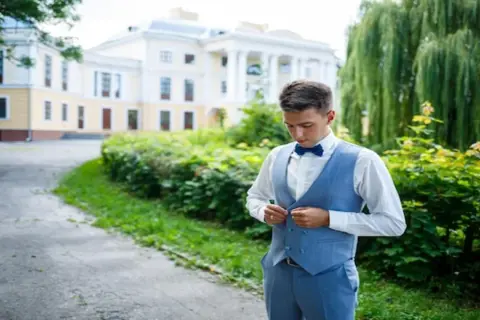 Strój na Komunię męski: Elegancja i styl bez wpadek