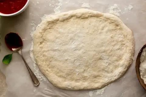 La pâte à pizza rapide inratable : votre secret pour ce soir