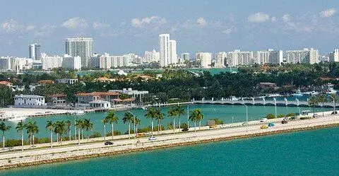 Jakie są warunki pogodowe w Miami w listopadzie i co warto wiedzieć