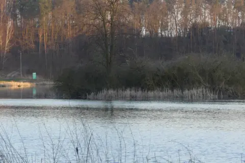 Jezioro Białe Sosnowickie: Nie Okuninka! Raj dla wędkarzy i natury