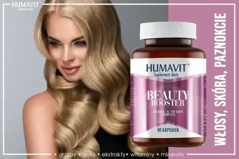 Piękna kobieta z lśniącymi włosami obok suplementu diety Humavit Beauty Booster. Sprawdź, jakie witaminy na włosy są w składzie!