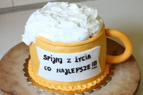 Torty z piwa jak zrobić – proste przepisy na wyjątkowe wypieki