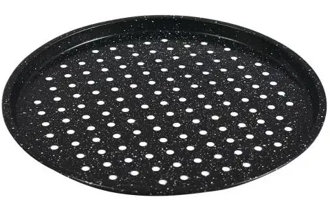 Blacha do pizzy z dziurkami czy bez - jaki wybór zapewni lepszy smak?