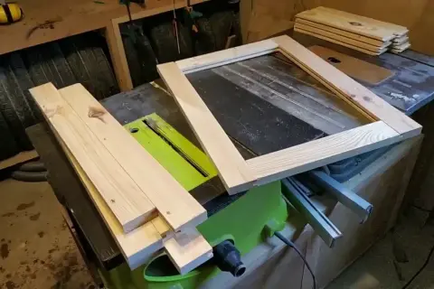 Jak zrobić drzwiczki do szafki? Poradnik DIY krok po kroku!
