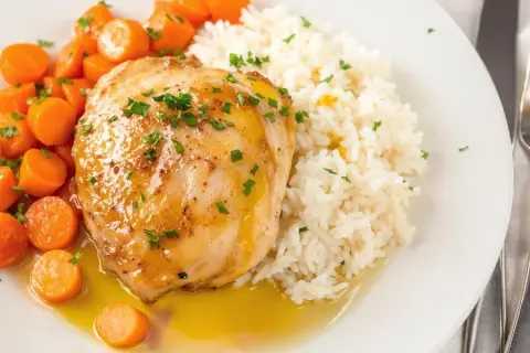 Co na obiad po zatruciu? Lekkostrawne menu na szybki powrót.