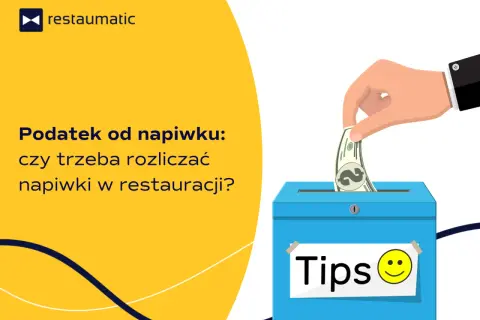 Podatek od napiwku: czy trzeba rozliczać napiwki w restauracji? Dłoń wrzuca banknot do niebieskiej skrzynki z napisem "Tips" i uśmiechniętą buźką.