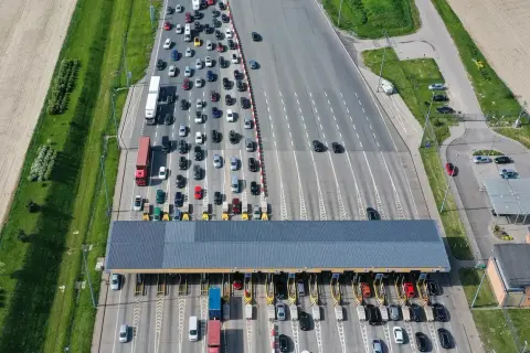 Ile kosztuje autostradą z Krakowa do Gdańska? Sprawdź opłaty i oszczędności!