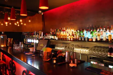 Cocktailbars München: Die besten Adressen & Tipps für Ihren Abend