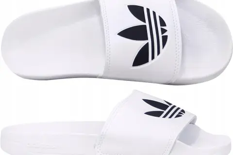 Białe klapki Adilette Lite Slides z czarnym logo Adidas. Idealne na basen i plażę.
