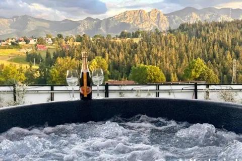 Domki na Wierchu Biały Dunajec: Widoki, jacuzzi i Tatry!