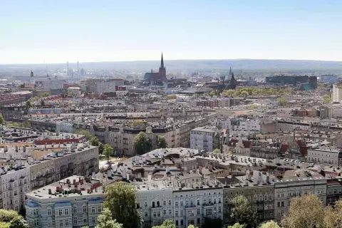Ile ludzi mieszka w Szczecinie? Sprawdź aktualne dane i trendy!