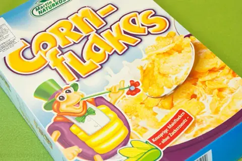 Płatki kukurydziane na diecie? Zaskakująca prawda o IG i kaloriach.