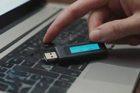 Jak zgrać nagranie z monitoringu na pendrive bez problemów