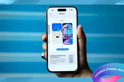 Jak zmienić tło w telefonie? Na ekranie iPhone'a widać opcje personalizacji tapety, w tym zdjęcie misia i kolorowe ikony.