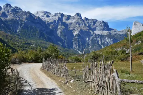 Albania: Najpiękniejsze miejsca od Malediwów po Góry Przeklęte!