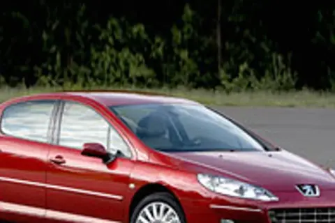 Peugeot 407 2.0 HDi: pojemność baku, zasięg i ile litrów rezerwy?