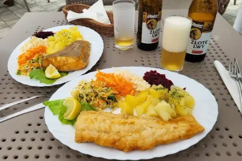 Kąty Rybackie: Gdzie zjeść najlepiej? Przewodnik po smakach!