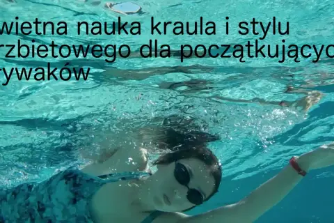 Kobieta w okularach pływackich uczy się kraula. Świetna nauka kraula i stylu grzbietowego dla początkujących pływaków.