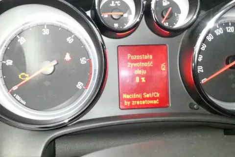 Jak zresetować kontrolkę wymiany oleju w prosty sposób i uniknąć problemów