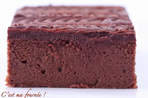 Un fondant au chocolat Cyril Lignac, moelleux et intense, avec un glaçage brillant. Un délice gourmand !