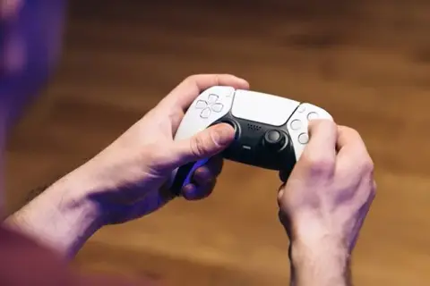 Jak podłączyć PS5 do laptopa i cieszyć się płynną rozgrywką