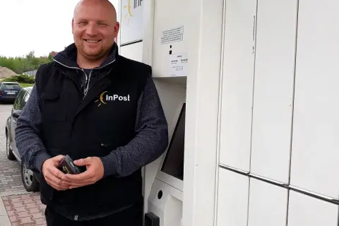 Do której godziny kurier InPost dostarcza paczki? Sprawdź teraz!