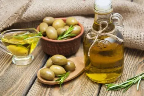 Jak przechowywać oliwę z oliwek po otwarciu, aby nie straciła smaku?