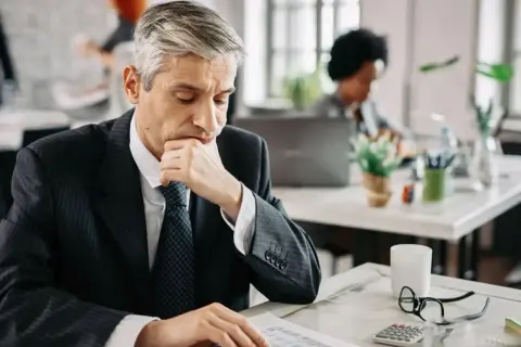 Jak skutecznie rozmawiać z dłużnikiem w windykacji i uniknąć problemów